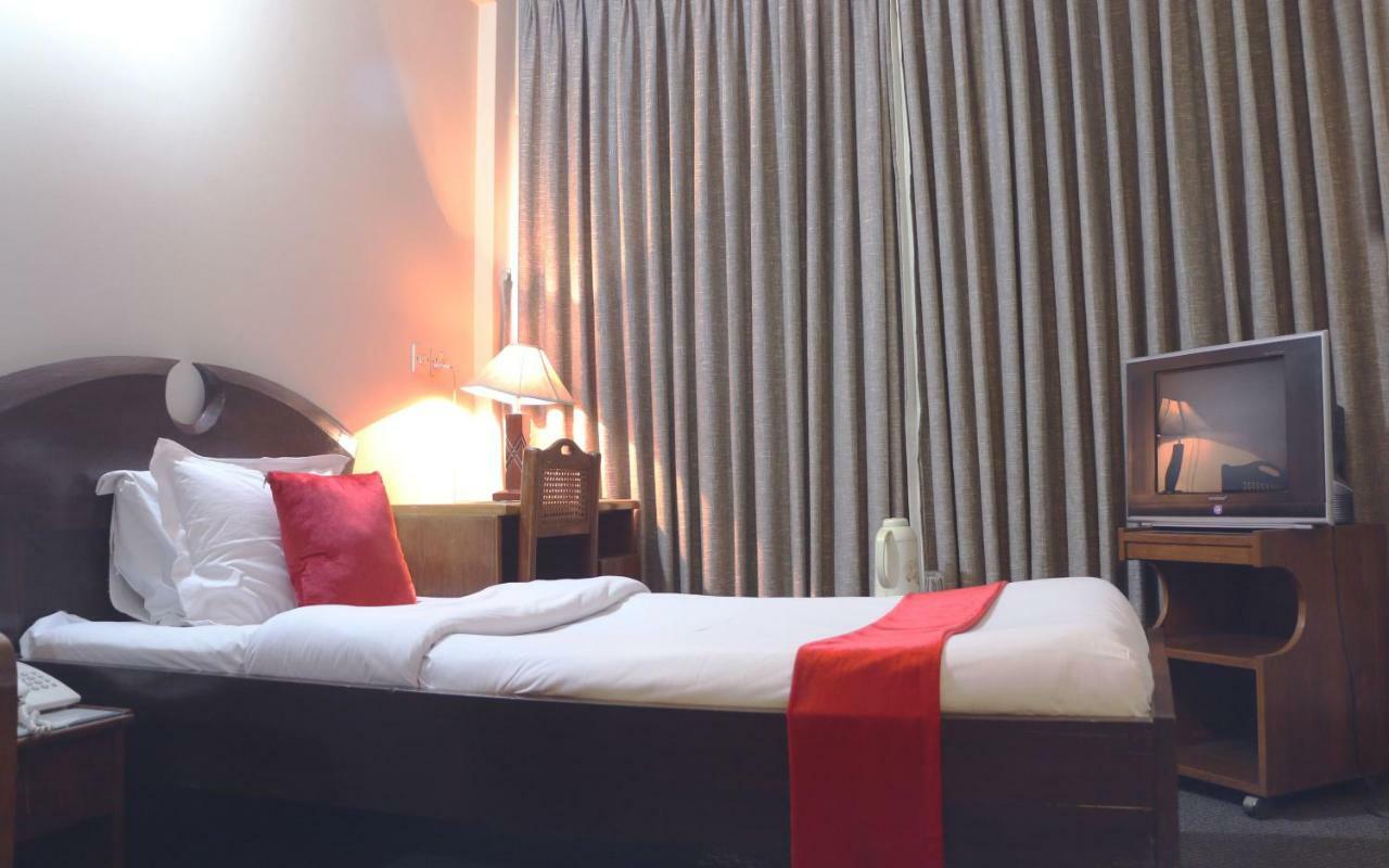 Hotel Ashrafee Dacca Exterior foto